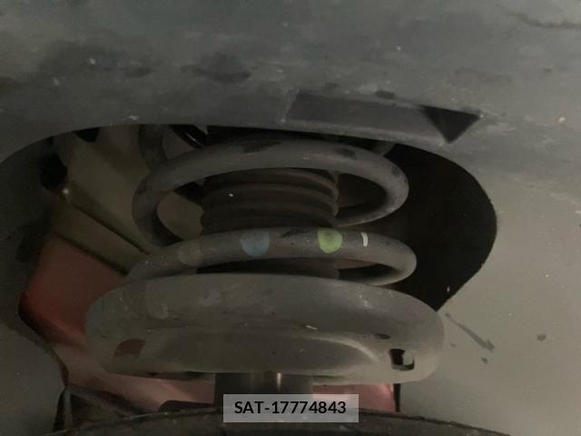 Peugeot 208 2017-06 6911078-12
