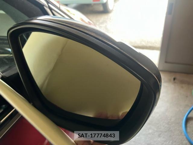 Peugeot 208 2017-06 6911078-13
