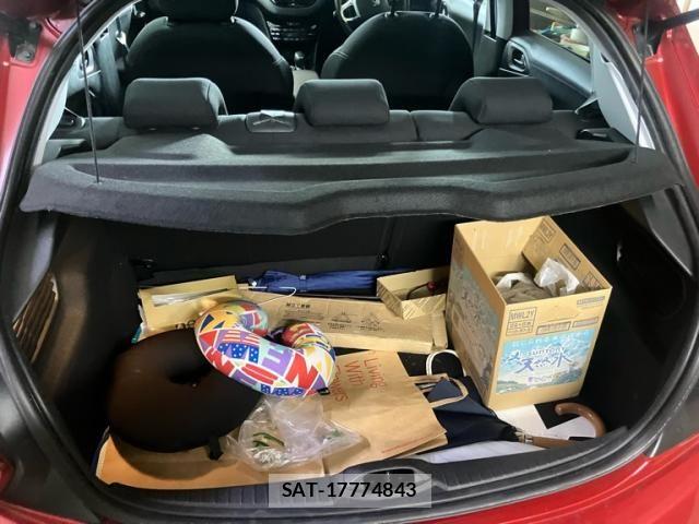 Peugeot 208 2017-06 6911078-17