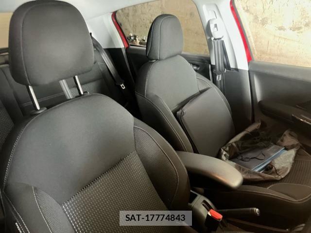 Peugeot 208 2017-06 6911078-18