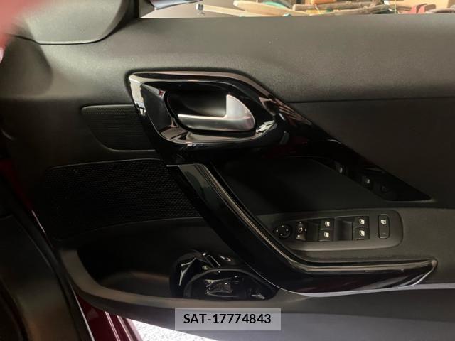 Peugeot 208 2017-06 6911078-20
