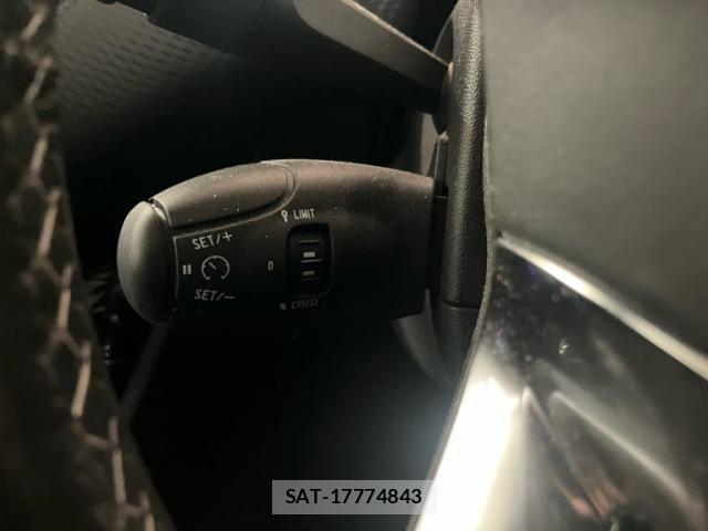 Peugeot 208 2017-06 6911078-23