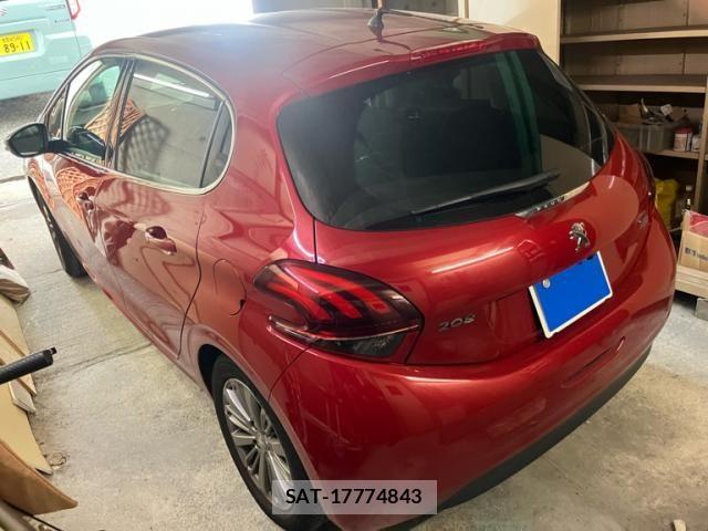 Peugeot 208 2017-06 6911078-5