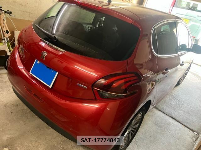 Peugeot 208 2017-06 6911078-6