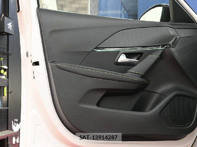 Peugeot 208 2021-05 6911079-21