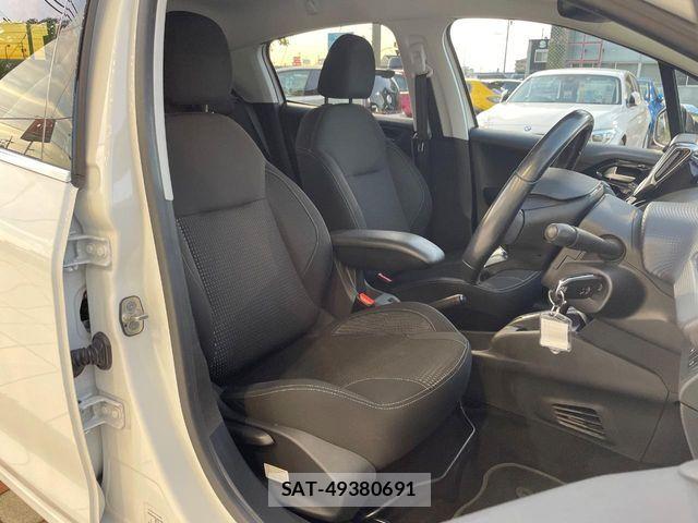 Peugeot 208 2018-08 6997086-7