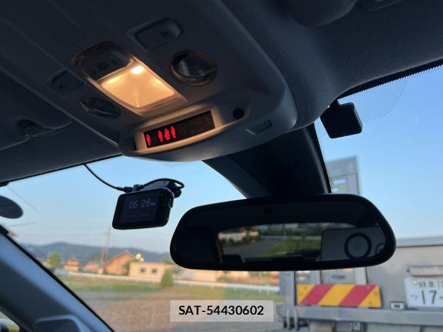 Peugeot 208 2020-12 7060198-18