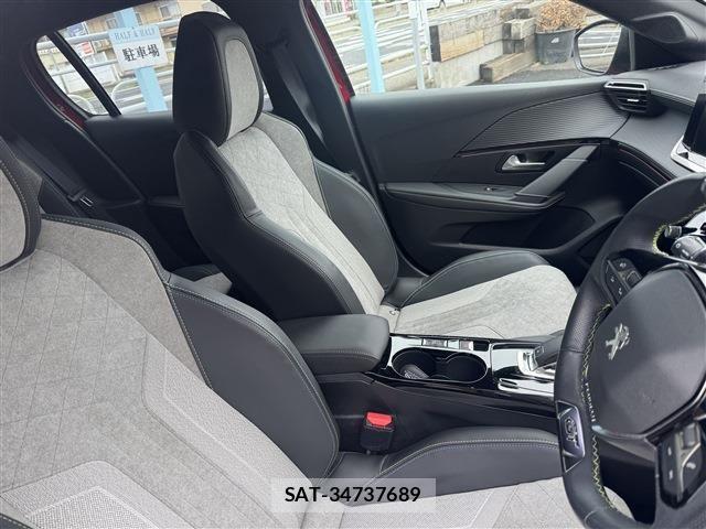 Peugeot 208 2021-03 7198708-10