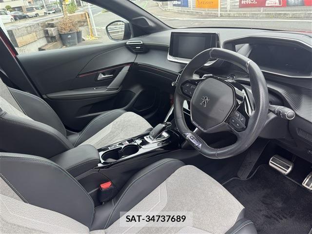 Peugeot 208 2021-03 7198708-11