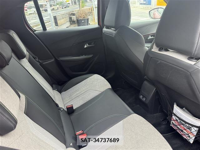 Peugeot 208 2021-03 7198708-8