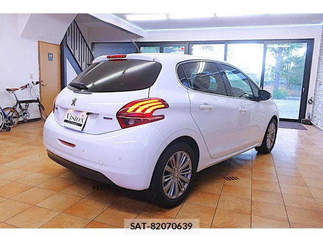 Peugeot 208 2017-02 7223449-5