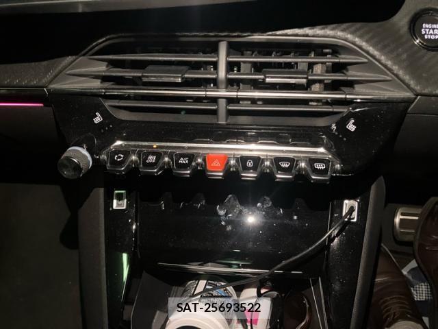 Peugeot 208 2022-08 7223454-23