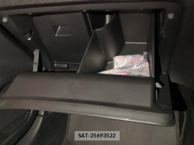 Peugeot 208 2022-08 7223454-26