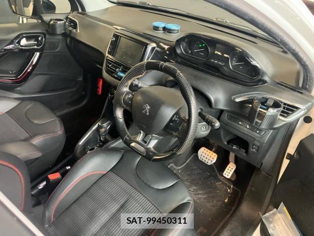 Peugeot 208 2019-06 7251896-10