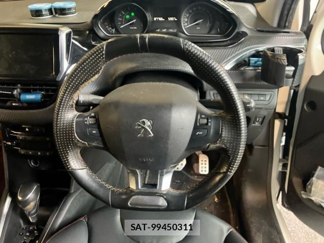 Peugeot 208 2019-06 7251896-14