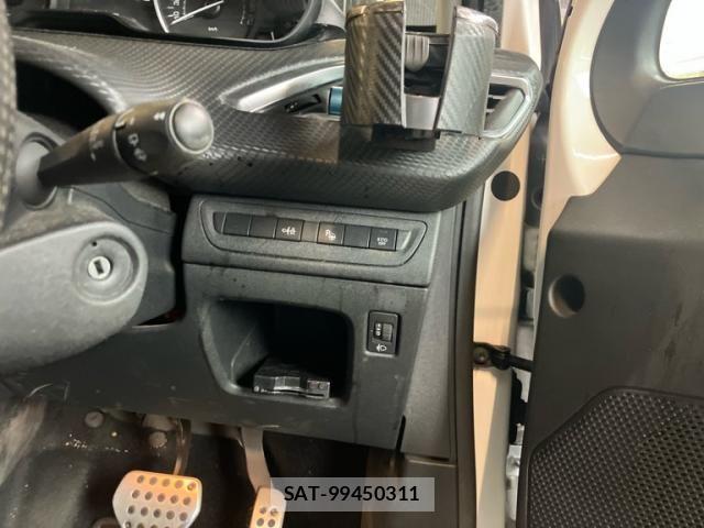 Peugeot 208 2019-06 7251896-15