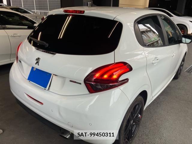 Peugeot 208 2019-06 7251896-3