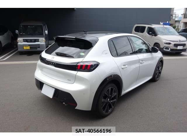 Peugeot 208 2021-07 7251891-12