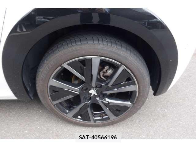 Peugeot 208 2021-07 7251891-15