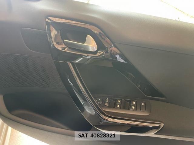 Peugeot 208 2017-04 7329283-10