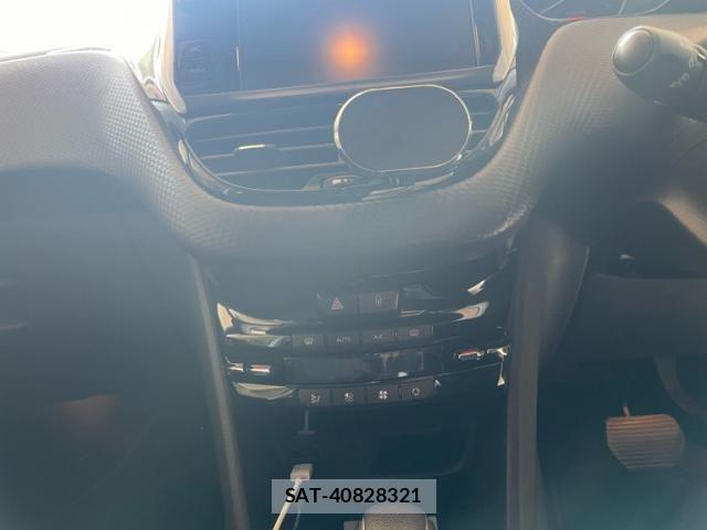 Peugeot 208 2017-04 7329283-15