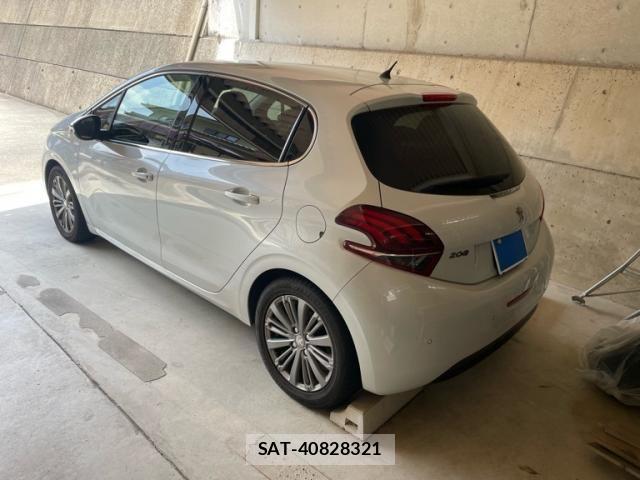 Peugeot 208 2017-04 7329283-5
