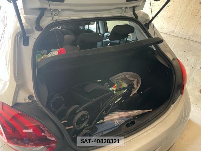 Peugeot 208 2017-04 7329283-8
