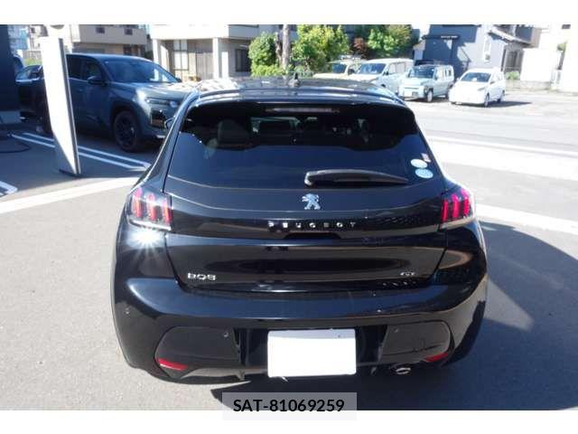 Peugeot 208 2021-12 7329280-10