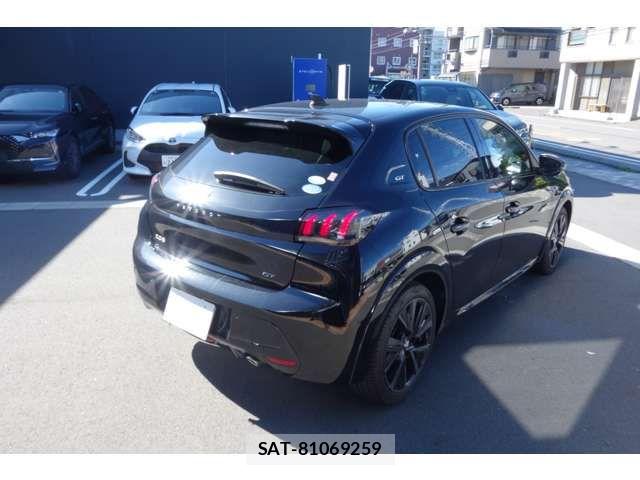 Peugeot 208 2021-12 7329280-11