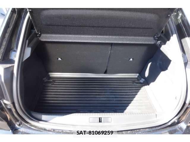 Peugeot 208 2021-12 7329280-12