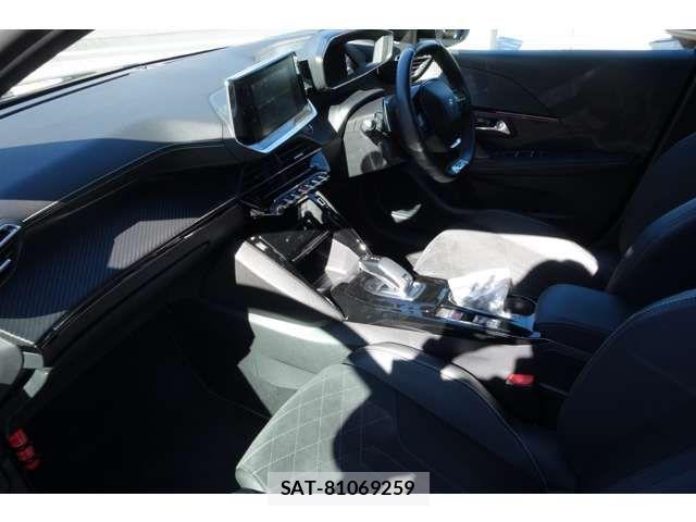 Peugeot 208 2021-12 7329280-15
