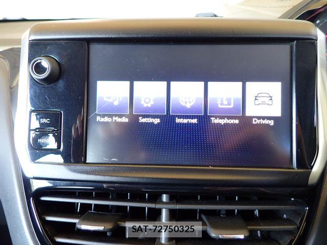 Peugeot 208 2015-08 7329286-10