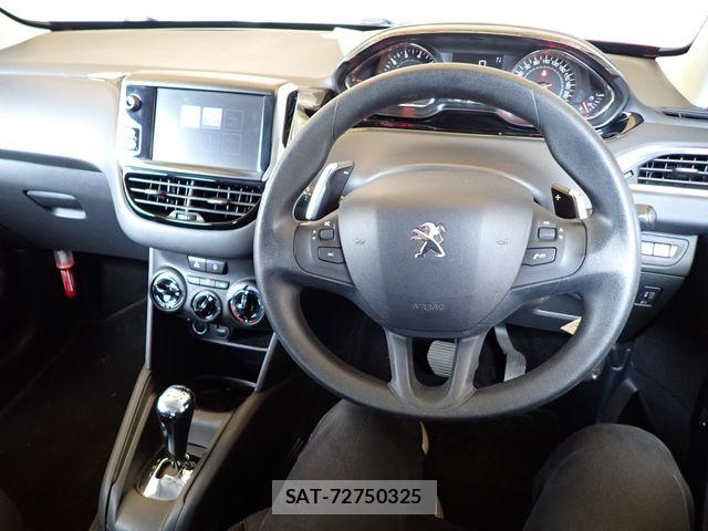 Peugeot 208 2015-08 7329286-14