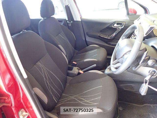 Peugeot 208 2015-08 7329286-17