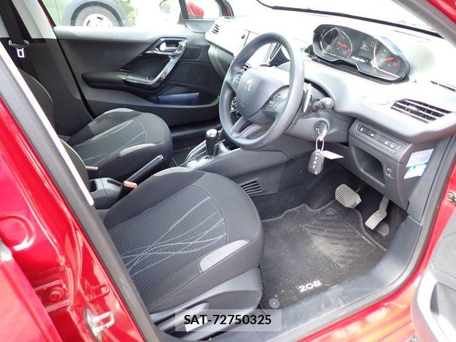Peugeot 208 2015-08 7329286-1