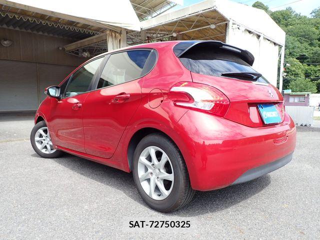 Peugeot 208 2015-08 7329286-2