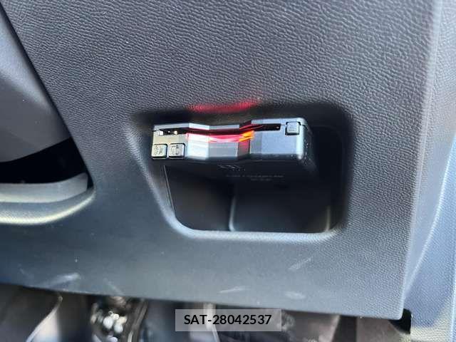 Peugeot 208 2022-07 7329281-2