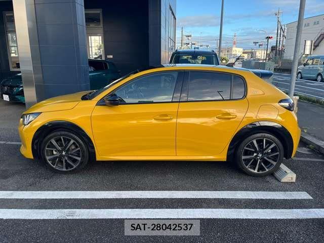 Peugeot 208 2022-07 7329281-7