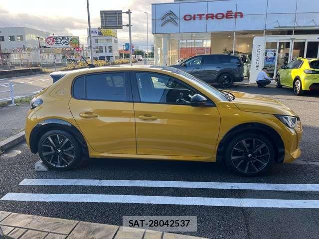 Peugeot 208 2022-07 7329281-8