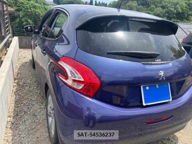 Peugeot 208 2015-03 7329285-9