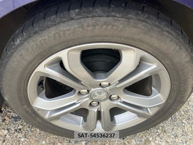 Peugeot 208 2015-03 7329285-14