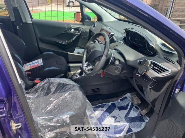 Peugeot 208 2015-03 7329285-16