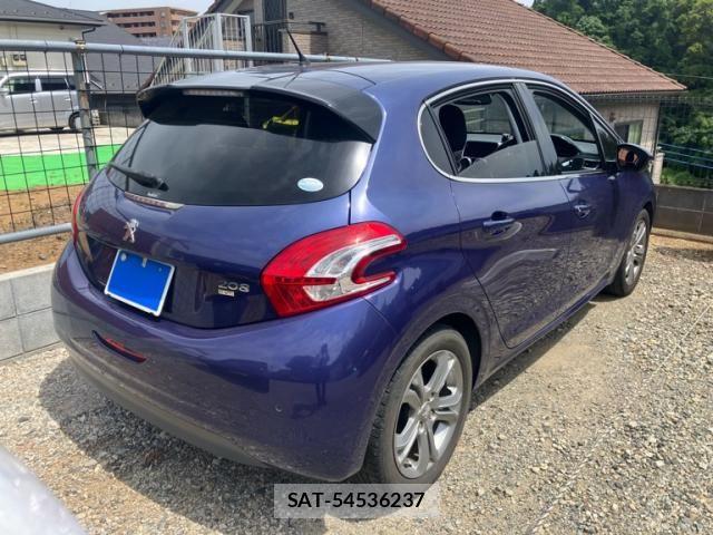 Peugeot 208 2015-03 7329285-8