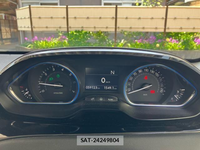 Peugeot 208 2015-08 7359279-12