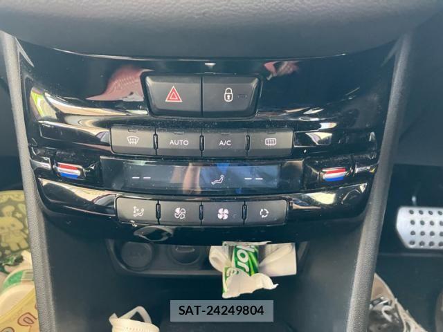Peugeot 208 2015-08 7359279-13