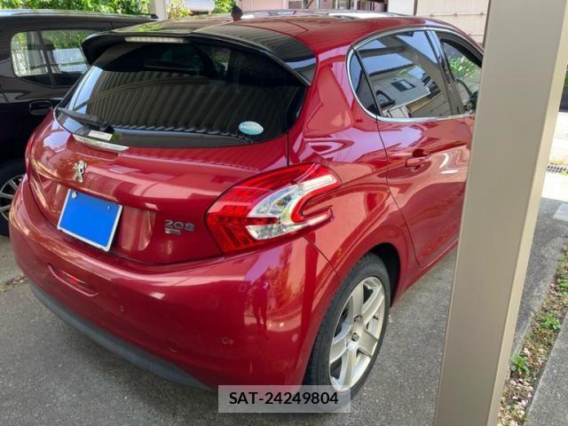 Peugeot 208 2015-08 7359279-2
