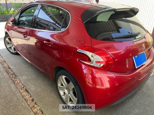 Peugeot 208 2015-08 7359279-3