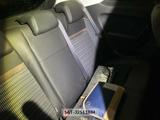 Peugeot 208 2013-11 7359278-10