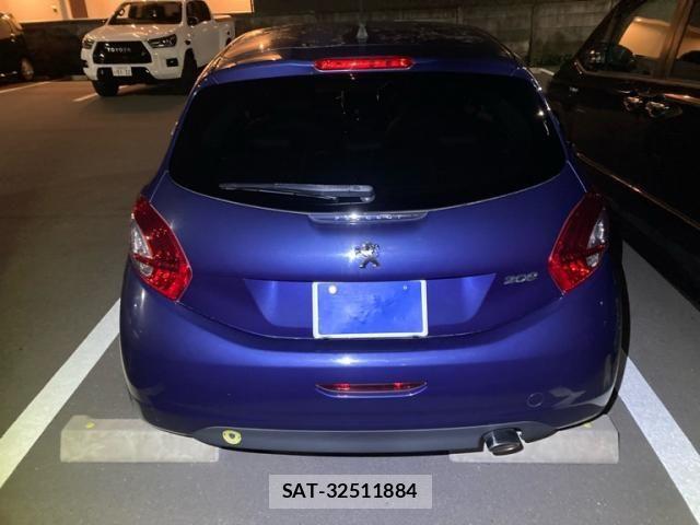 Peugeot 208 2013-11 7359278-1