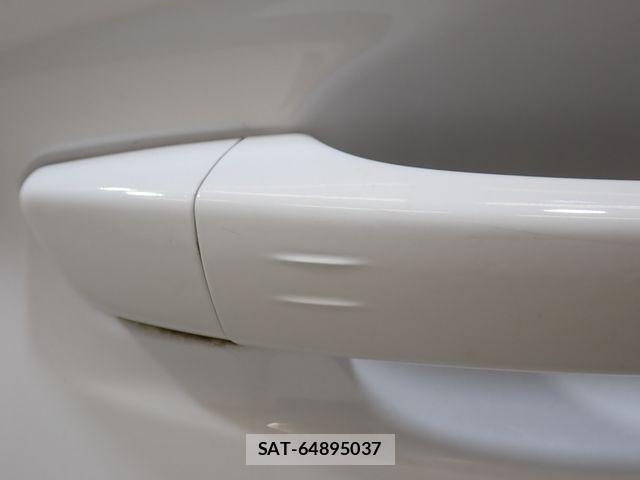 Peugeot 208 2023-06 7359277-10